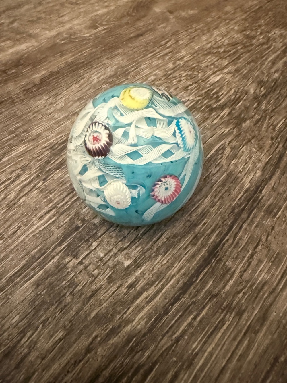 BEAUTIFUL VINTAGE MURANO LATTICINO MILLEFIORI ART GLASS PAPERWEIGHT